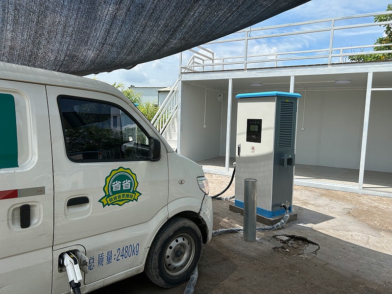 广东省清远市-电动汽车充电桩设备安装完成上线！